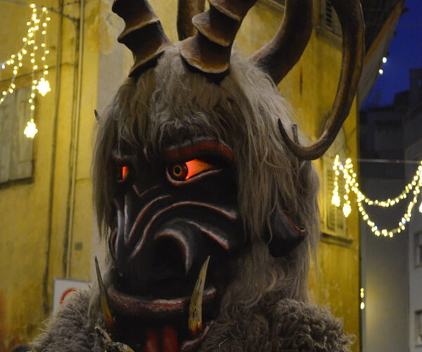 Desfile de Krampus en Pergine Valsugana (Italia)