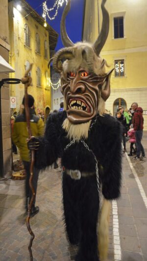 Desfile de Krampus en Pergine Valsugana (Italia)